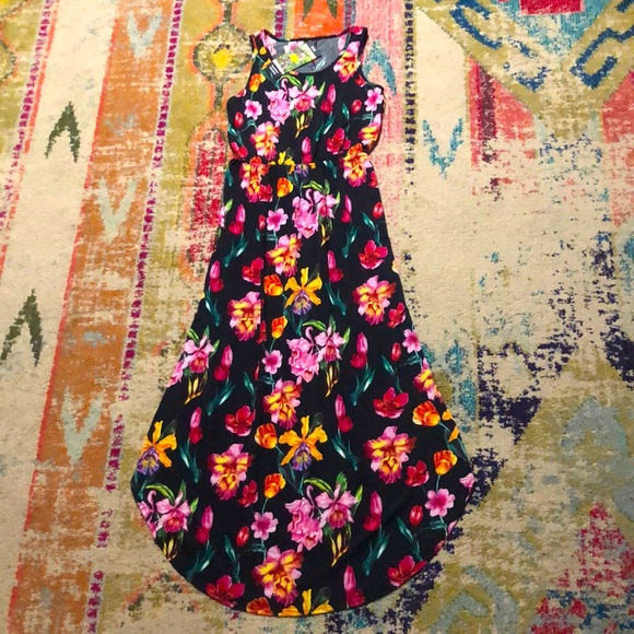 lildy Dresses & Skirts - round hem maxi dress